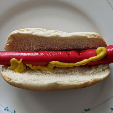 Hot_dog_with_mustard
